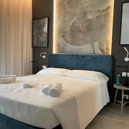 Iris Hotel 3*